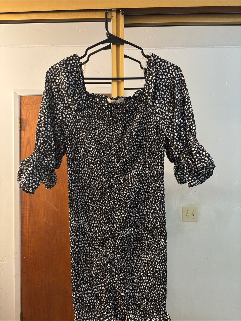 Active USA Black Floral Smocked Puff-Sleeve Tunic